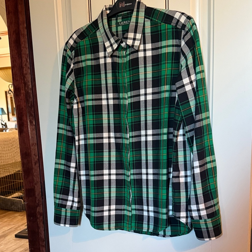Lauren Ralph Lauren Ladies PM  Black and Green Plaid Shirt.  Great Condition